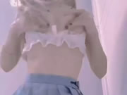 清純正妹穿裙子自拍又緊又小粉嫩鮑魚